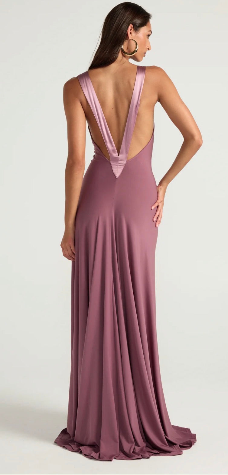 Ance gria Rosa gown