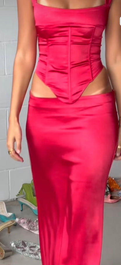 I am Delilah Valerie set in cherry